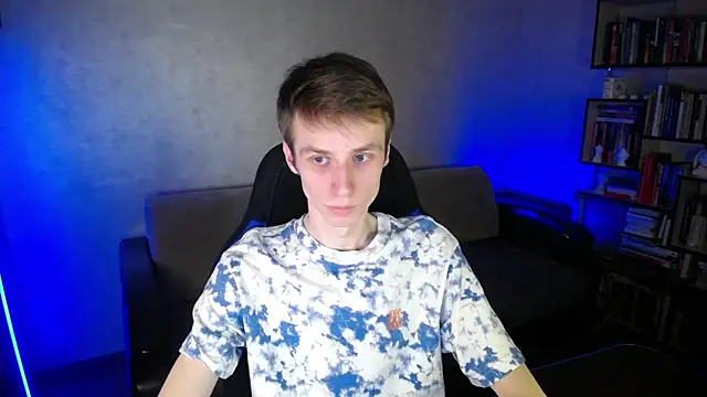 yes cute boy  online show from February 10, 2:10 pm