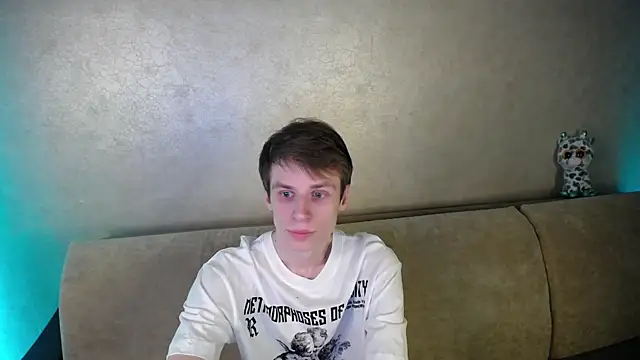 yes cute boy  online show from March 17, 9:40 pm