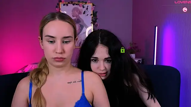 Snapshot of riley_sanders chatting on November 29, 11:30 pm riley sanders online show from November 29, 11:30 pm