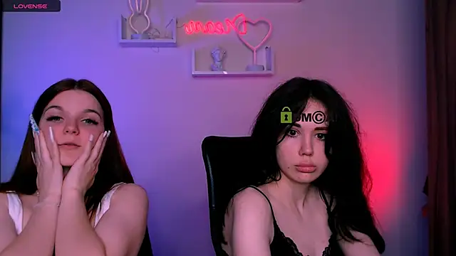 riley sanders online show from July 8, 9:19 pm