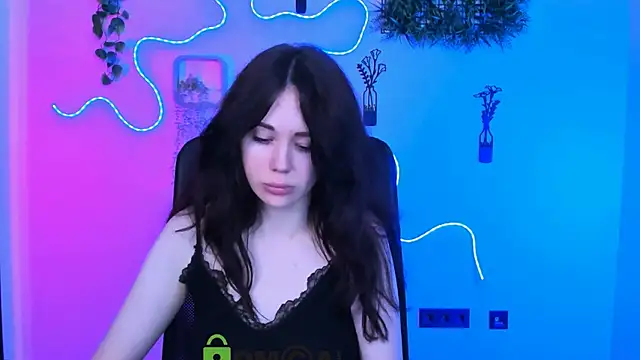 riley sanders online show from July 24, 7:23 pm