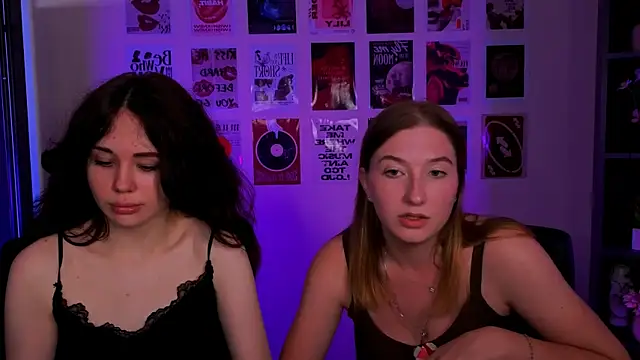 riley sanders online show from August 7, 7:38 pm