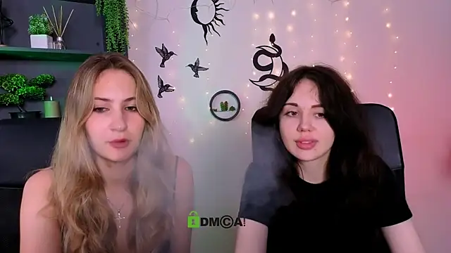riley sanders online show from August 10, 12:58 am
