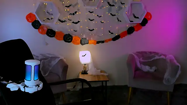 lilith diva online show from October 22, 8:08 pm