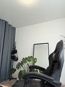 HATSUNE   online show from February 9, 11:14 am