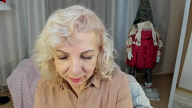 LiliaMoons online show from January 10, 9:55 am