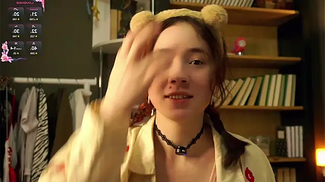 Snapshot of AlbertaClack chatting on November 2, 11:45 am AlbertaClack online show from November 2, 11:45 am