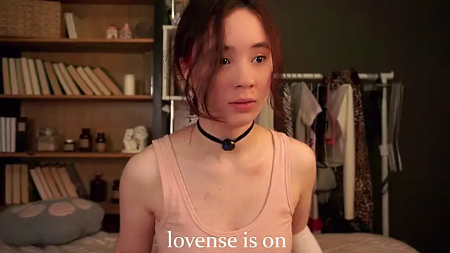 Snapshot of AlbertaClack chatting on November 11, 11:32 am AlbertaClack online show from November 11, 11:32 am