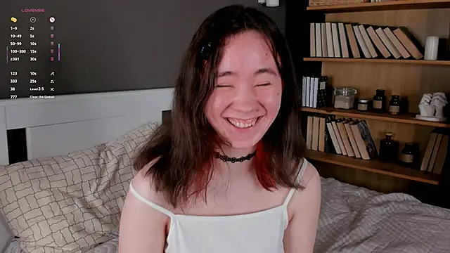 Snapshot of AlbertaClack chatting on November 14, 12:37 pm AlbertaClack online show from November 14, 12:37 pm