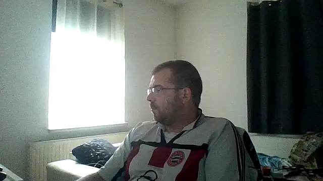 Snapshot of freak858 chatting on July 6, 10:23 am freak858 online show from July 6, 10:23 am