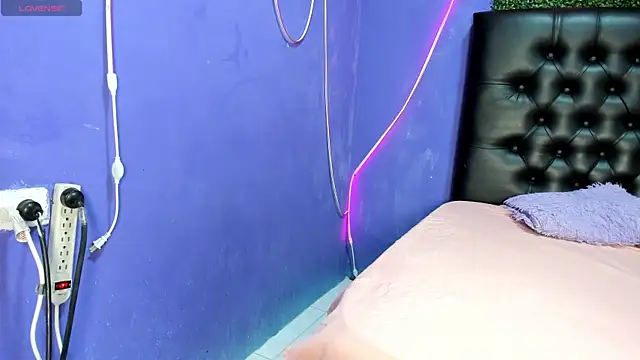 Laurahot 69 online show from October 30, 2:18 pm