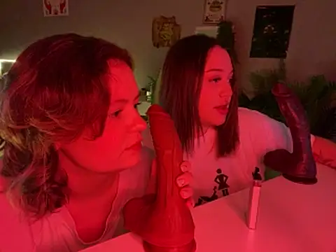 Snapshot of MoonIvy_ chatting on November 15, 5:31 pm MoonIvy online show from November 15, 5:31 pm