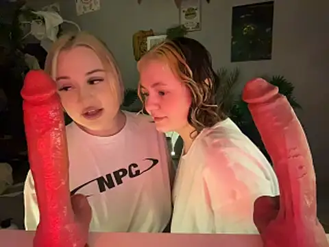 MoonIvy  online show from February 18, 6:26 pm