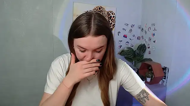 JuliaTopp  online show from March 4, 7:36 am