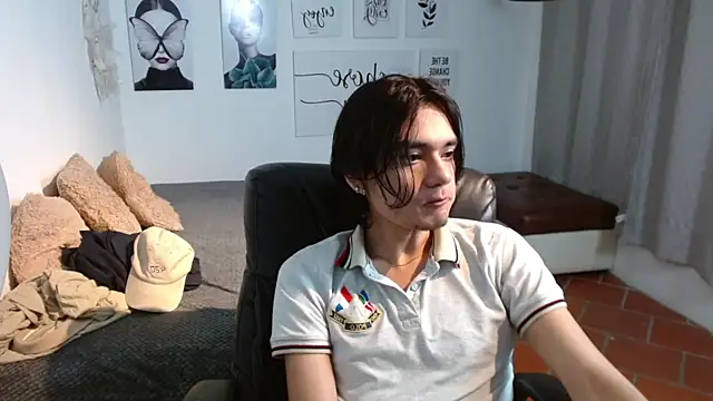 Snapshot of davoxer chatting on October 17, 3:31 am davoxer online show from October 17, 3:31 am