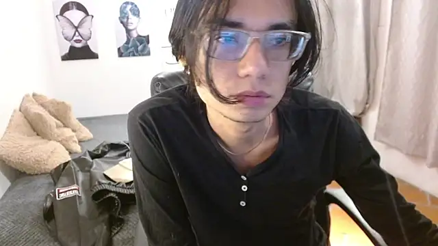 Snapshot of davoxer chatting on October 30, 3:19 am davoxer online show from October 30, 3:19 am