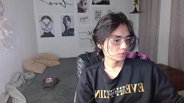 Snapshot of davoxer chatting on November 9, 3:49 am davoxer online show from November 9, 3:49 am