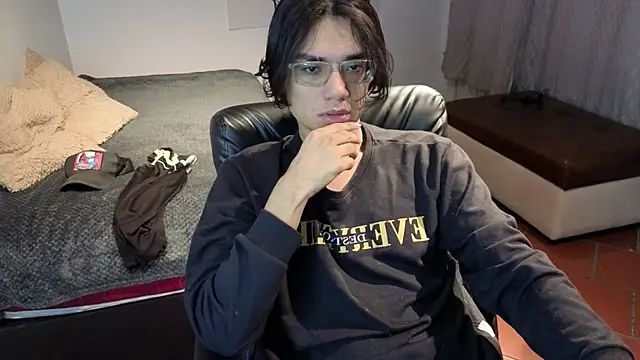 Snapshot of davoxer chatting on November 26, 3:40 am davoxer online show from November 26, 3:40 am