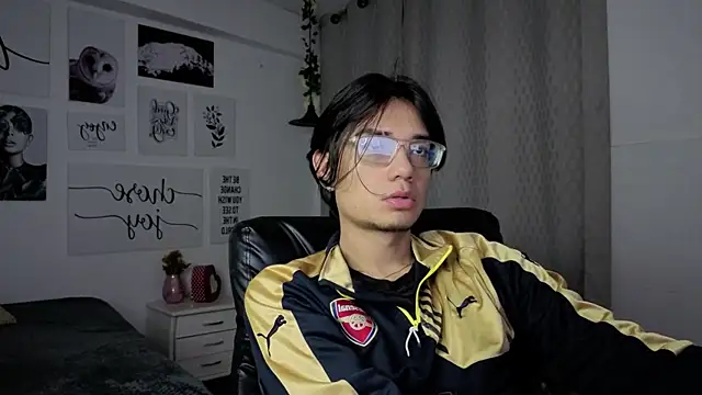 Snapshot of davoxer chatting on November 28, 3:42 am davoxer online show from November 28, 3:42 am