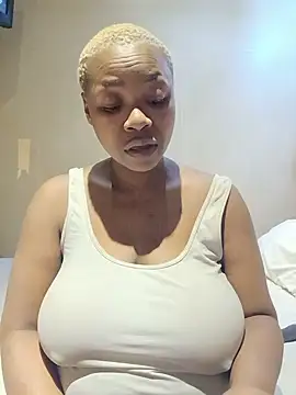 Snapshot of missboobiesSA chatting on June 14, 1:14 am missboobiesSA online show from June 14, 1:14 am