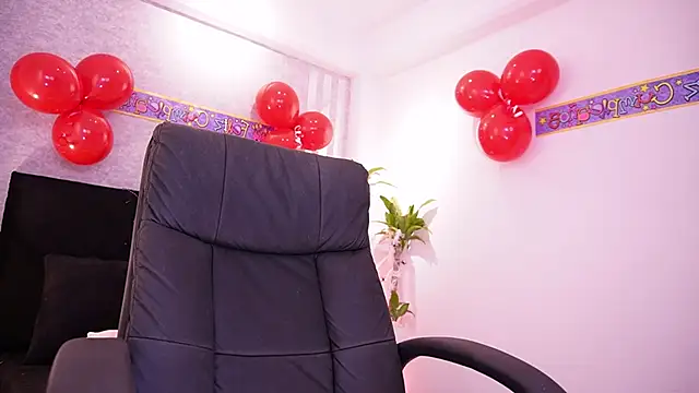 lily cash1 online show from October 25, 9:09 pm