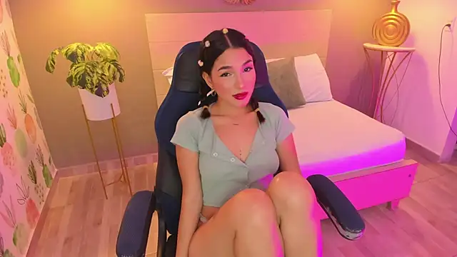 Snapshot of luma_sky_ chatting on October 5, 2:54 am luma sky online show from October 5, 2:54 am