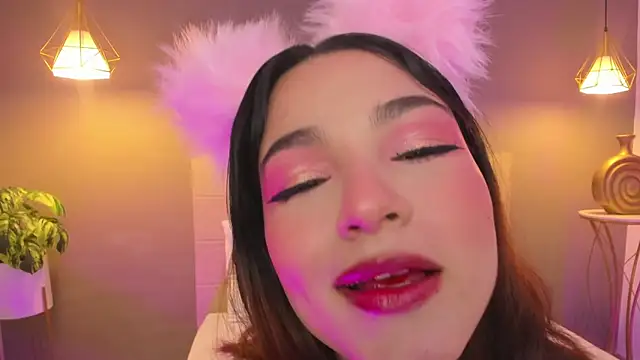 Snapshot of luma_sky_ chatting on October 17, 2:59 am luma sky online show from October 17, 2:59 am