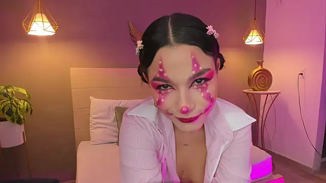 Snapshot of luma_sky_ chatting on October 18, 8:20 pm luma sky online show from October 18, 8:20 pm