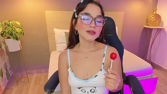 Snapshot of luma_sky_ chatting on October 22, 2:56 am luma sky online show from October 22, 2:56 am