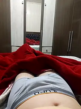 Snapshot of Gustavo198045 chatting on October 18, 2:36 am Gustavo198045 online show from October 18, 2:36 am