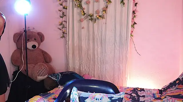 ashley winhouse online show from July 10, 6:39 am
