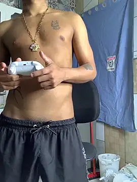 Snapshot of Novindot23cm chatting on November 19, 10:32 pm Novindot23cm online show from November 19, 10:32 pm