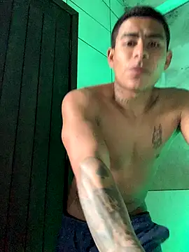 Snapshot of Novindot23cm chatting on November 26, 5:03 pm Novindot23cm online show from November 26, 5:03 pm