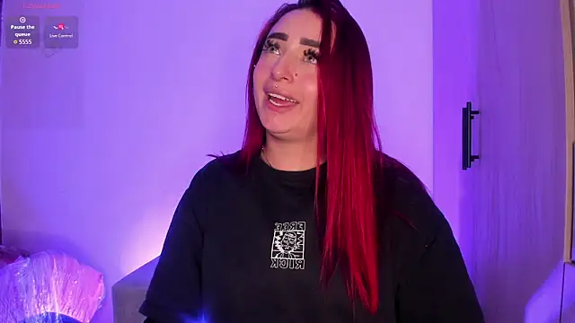 Snapshot of scarlett_Collinss chatting on November 6, 4:13 am scarlett Collinss online show from November 6, 4:13 am