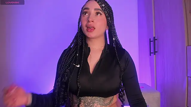 Snapshot of scarlett_Collinss chatting on June 3, 12:57 am scarlett Collinss online show from June 3, 12:57 am