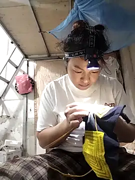 Snapshot of naop04 chatting on September 10, 1:27 am naop04 online show from September 10, 1:27 am