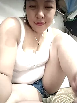 Snapshot of naop04 chatting on September 27, 7:13 am naop04 online show from September 27, 7:13 am