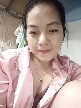 Snapshot of naop04 chatting on October 4, 7:28 am naop04 online show from October 4, 7:28 am