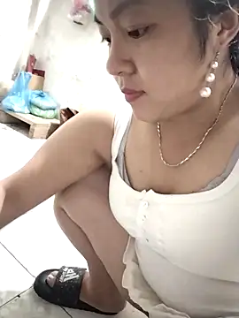 Snapshot of naop04 chatting on October 8, 11:08 am naop04 online show from October 8, 11:08 am