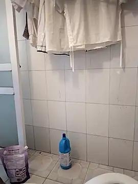 Snapshot of naop04 chatting on October 13, 11:43 am naop04 online show from October 13, 11:43 am