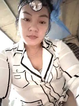 Snapshot of naop04 chatting on October 31, 11:17 pm naop04 online show from October 31, 11:17 pm