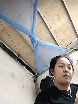 Snapshot of naop04 chatting on November 5, 11:27 pm naop04 online show from November 5, 11:27 pm