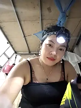 Snapshot of naop04 chatting on November 9, 12:14 pm naop04 online show from November 9, 12:14 pm