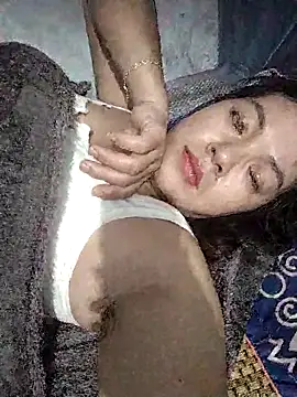 Snapshot of naop04 chatting on November 14, 11:35 pm naop04 online show from November 14, 11:35 pm