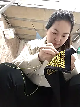 Snapshot of naop04 chatting on November 19, 12:21 am naop04 online show from November 19, 12:21 am