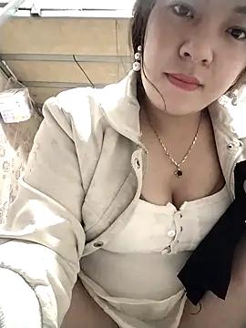 Snapshot of naop04 chatting on November 23, 12:21 am naop04 online show from November 23, 12:21 am