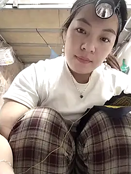 Snapshot of naop04 chatting on November 24, 11:48 pm naop04 online show from November 24, 11:48 pm