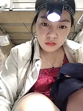 Snapshot of naop04 chatting on November 28, 12:24 am naop04 online show from November 28, 12:24 am