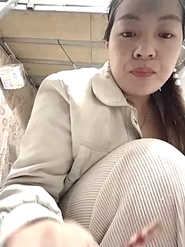 Snapshot of naop04 chatting on November 29, 12:35 am naop04 online show from November 29, 12:35 am