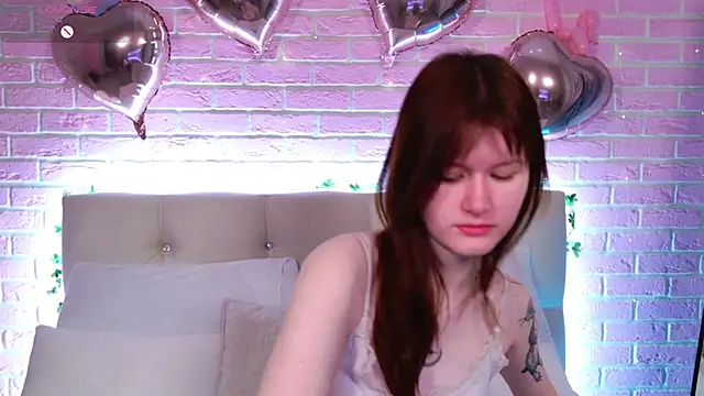 Snapshot of Aria_Vox chatting on November 5, 3:50 am Aria Vox online show from November 5, 3:50 am